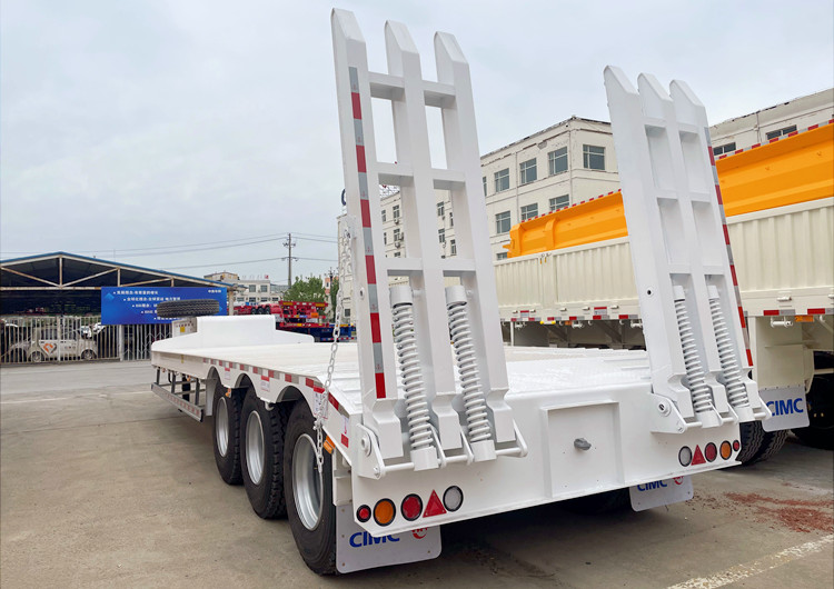 CIMC 3 Axle Lowbed Semi Trailer for Sale